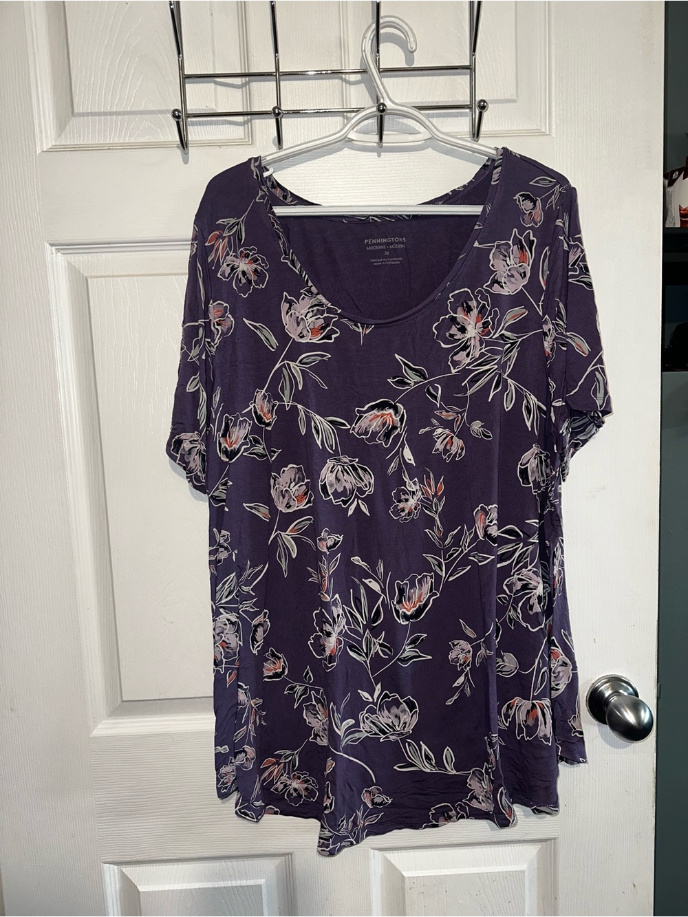 Penningtons floral tshirt